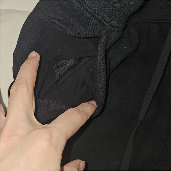 Lululemon Black Scuba High Rise Shorts Sz 8 Has Pockets 5”length - Picture 3 of 9